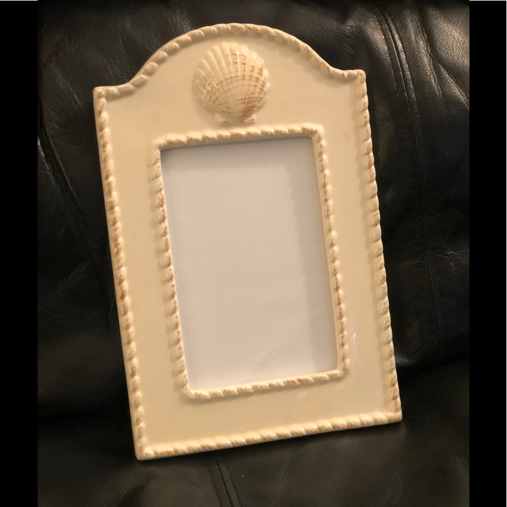 Ceramic Shell Picture Frame (4x6)